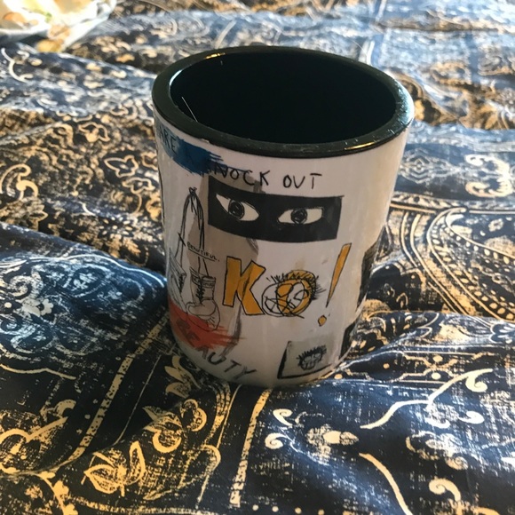 Knockout beauty brush holder. - Picture 3 of 4